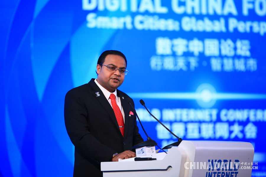 論壇上發表主旨講話的嘉賓都有誰？