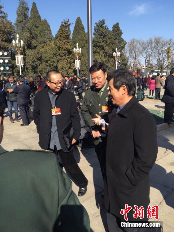 全國政協(xié)十二屆三次會議在北京開幕