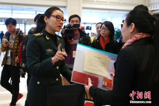 文藝界政協(xié)委員報(bào)到 提涉毒藝人稱“同仇敵愾”