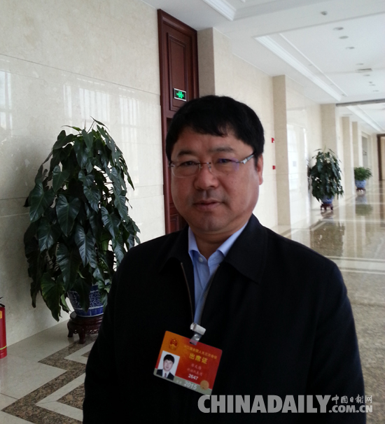 席文海:新疆應加強青年文化陣地建設