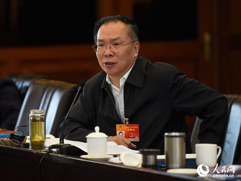 白巖松關注傳媒知識產權 韓三平呼吁加大行業協會作用(圖)