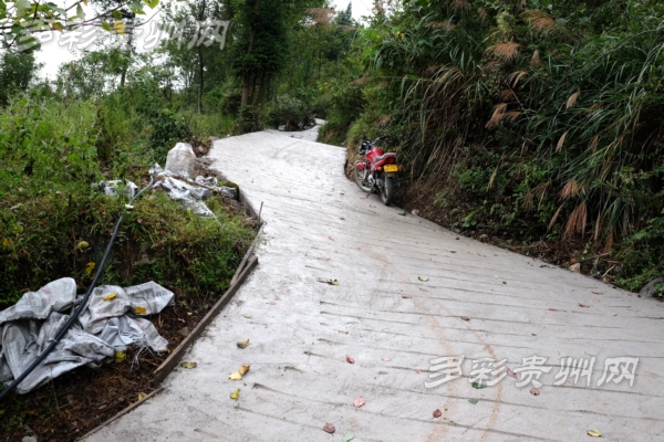 【網(wǎng)絡媒體走轉改】紅軍后人劉永飄:革命精神“引路燈” 創(chuàng)業(yè)艱辛不言棄