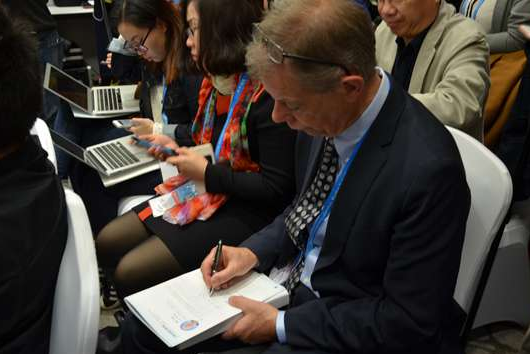 機器人能否操縱世界?移動互聯(lián)網論壇聚焦人工智能