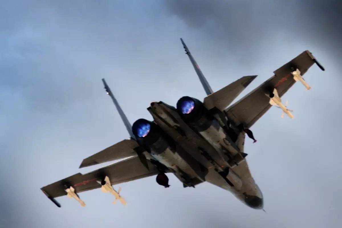 開掛吧，中國(guó)空軍！