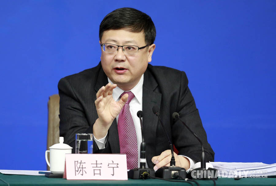環(huán)保部長陳吉寧就“加強生態(tài)環(huán)境保護”答記者問