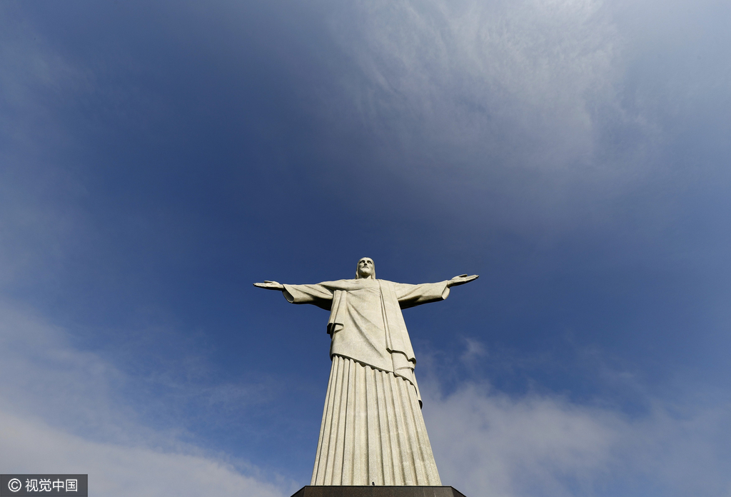 難民代表隊興致勃勃游里約 基督像受熱捧