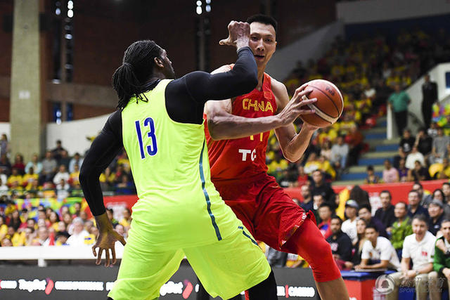 男籃奧運熱身巴西 趙繼偉奮力進(jìn)攻