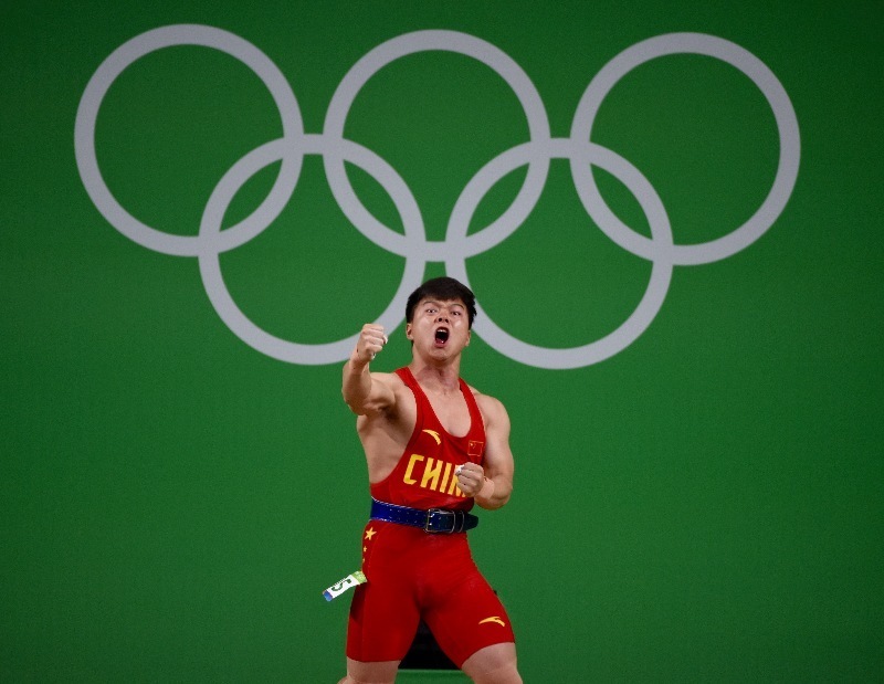 龍清泉舉重破世界紀錄成績奪冠
