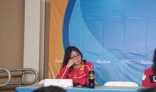 新晉“泳界段子手”答記者問 原來你是這樣的傅園慧