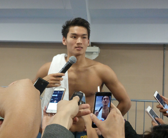 浙江小將徐嘉余男子100米仰泳摘銀 自信表示賽場表現自己即能把握機會 