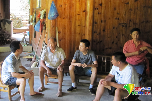 習(xí)近平的治黨律:保持黨和人民的血肉聯(lián)系是永恒課題