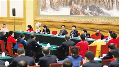 一枝一葉總關情,習近平兩會上的民本情懷