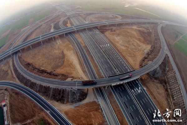 治國理政新實(shí)踐天津篇:廢舊輪胎“變身”高科技 創(chuàng)新推動(dòng)供給側(cè)改革