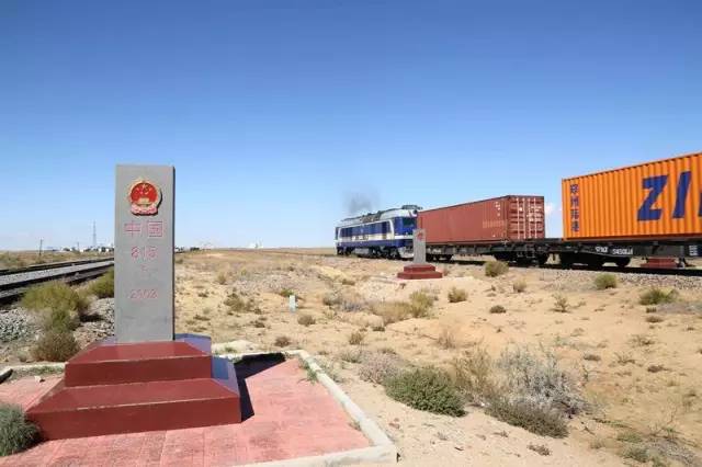 向著全面建成小康社會奮力沖刺——從“十三五”規劃綱要編制看治國理政新實踐