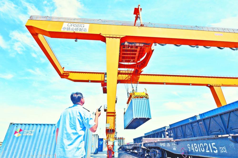 哈歐班列開行一周年:打通亞歐“新絲路”按下發展“快進鍵”