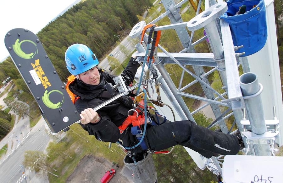 牢固樹立和自覺踐行發展新理念