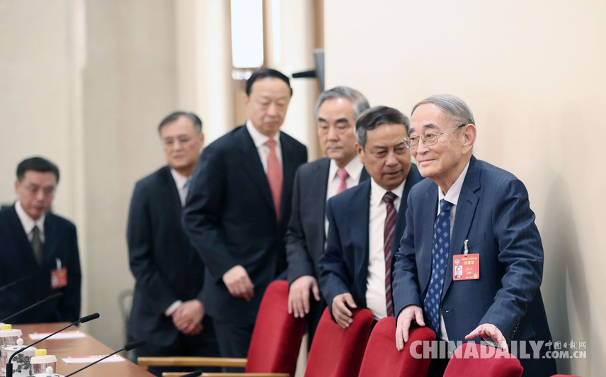 政協(xié)委員談促進(jìn)經(jīng)濟平穩(wěn)健康發(fā)展