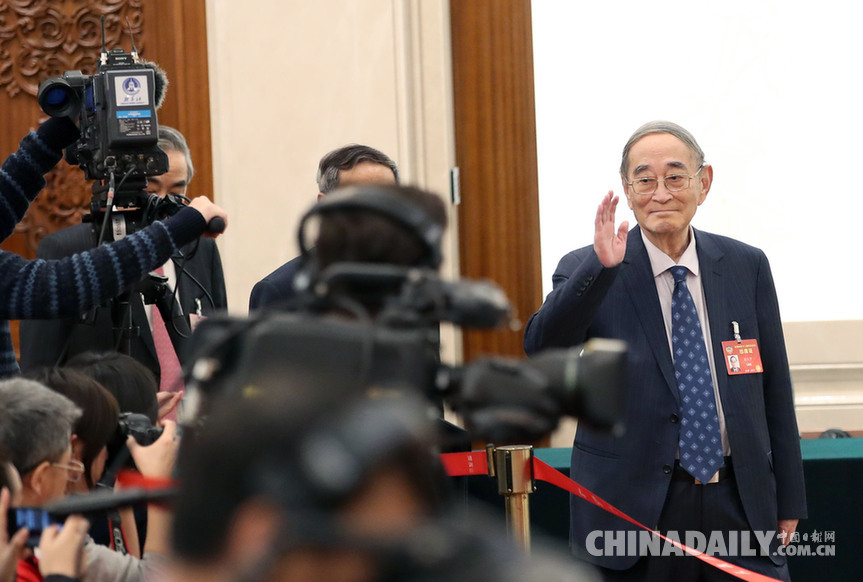 政協委員談促進經濟平穩健康發展