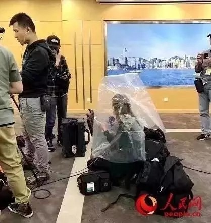 記者兩會24小時:帶著“溫度”的新聞是怎么產生的