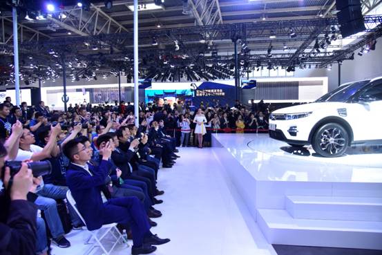 π7全球首發 π家族悉數亮相 技術積淀鑄就新能源未來