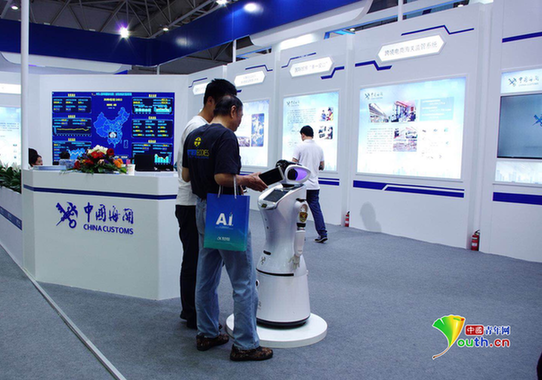 老百姓辦事“最多跑一次”！電子政務成果點亮數字中國建設峰會