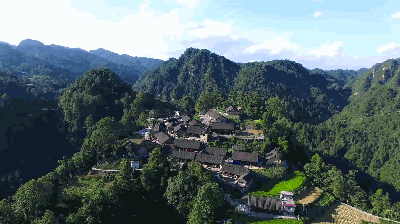 獨(dú)家視頻|這五年:英國小妹來到湘西苗寨,為什么變化這么大!