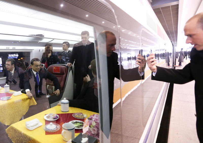 “高鐵外交”——李克強邀請中東歐16國領導人共乘高鐵