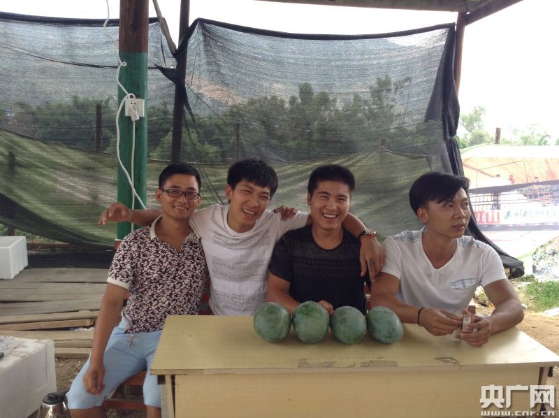 [網絡媒體走轉改]小伙深圳辭職行走田間創業 “互聯網+農業”他愿田間守黃金