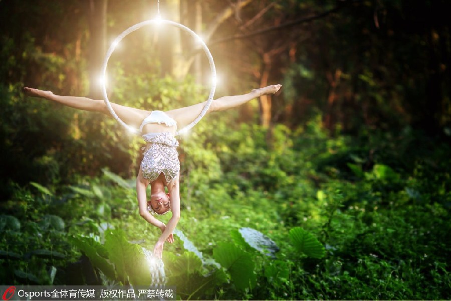 盤點鋼管舞性感著裝 比基尼鄉村花衣齊上陣