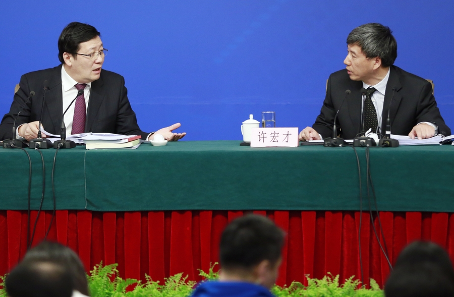 財政部部長樓繼偉等就“財政工作和財稅改革”答記者問