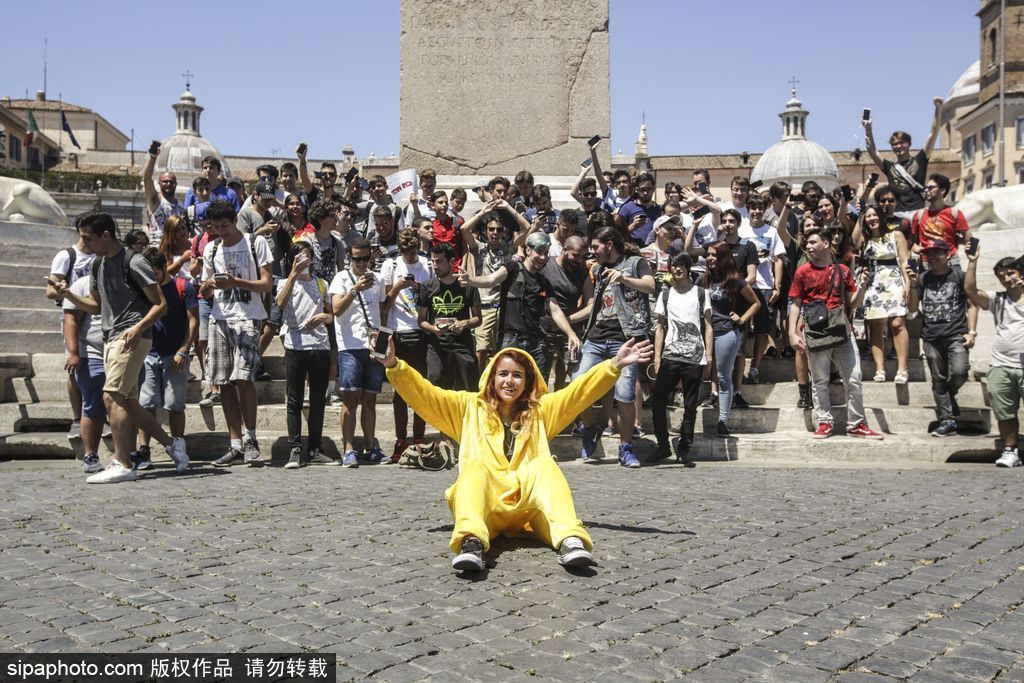 意大利羅馬：Pokemon Go玩家舉行首次集會 皮卡丘萌化人心