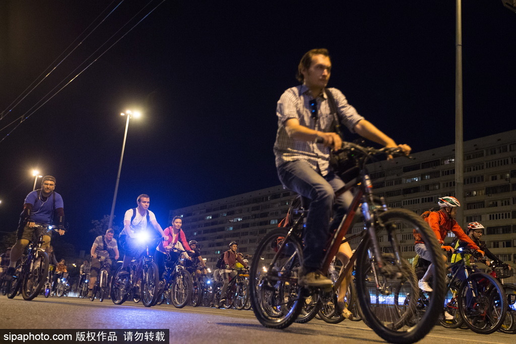 2016莫斯科夜騎活動 夜光酷炫自行車拉風十足