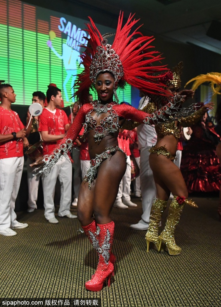 熱情似火！巴西性感桑巴舞團表演助陣里約奧運會