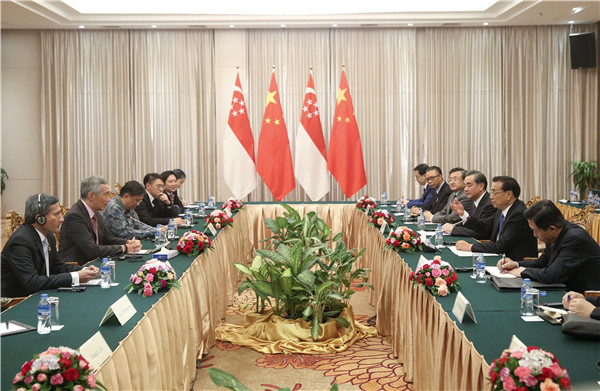 李克強會見新加坡總理李顯龍 希望新繼續推動中國-東盟關系深入發展