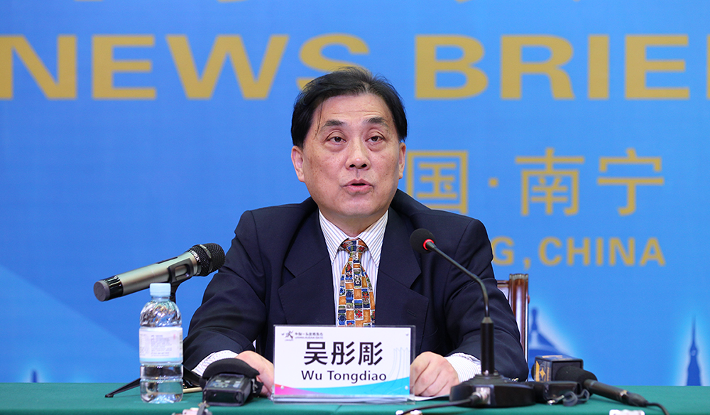 “兩會(huì)”組委會(huì)召開(kāi)吹風(fēng)會(huì)向中外記者通報(bào)有關(guān)情況　升級(jí)版東博盛會(huì)為客商帶來(lái)全新體驗(yàn)