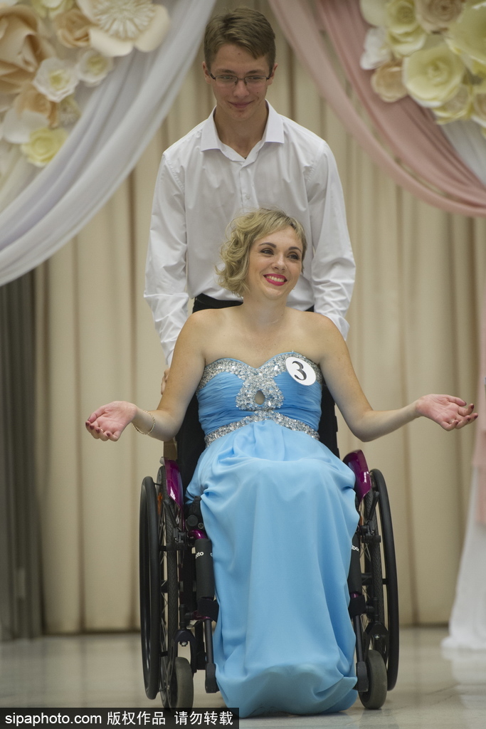 俄羅斯輪椅小姐選美大賽 身殘志堅展現別樣美麗