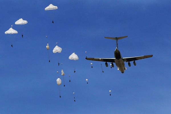 中國空降兵喜迎成立六十六周年華誕