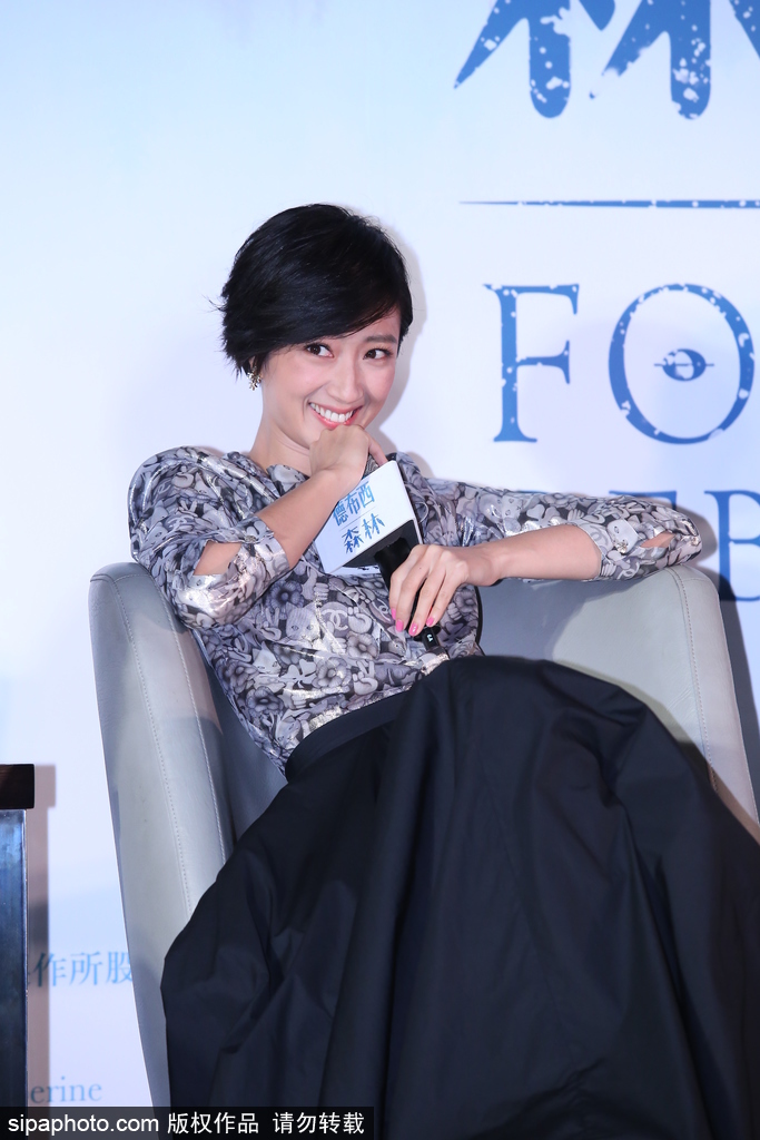 桂綸鎂亮相電影《德布西森林》活動 穿黑色長裙優雅又知性