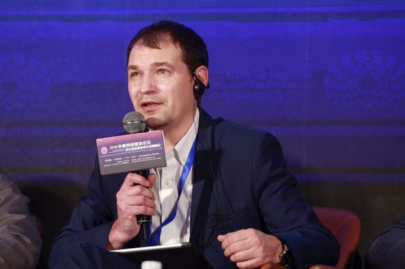 SPB TV公司外部通訊經理杰尼斯•瓦列里維奇•別列比利欽發言