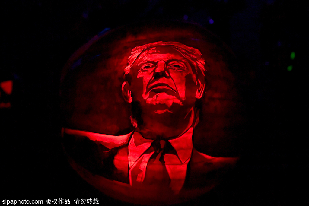 當(dāng)美國大選遇上萬圣節(jié) 盤點節(jié)日期間的“特朗普希拉里”