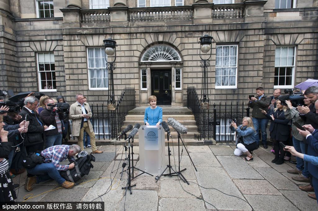 記者節 盤點鏡頭背后國外媒體人的“洪荒之力”