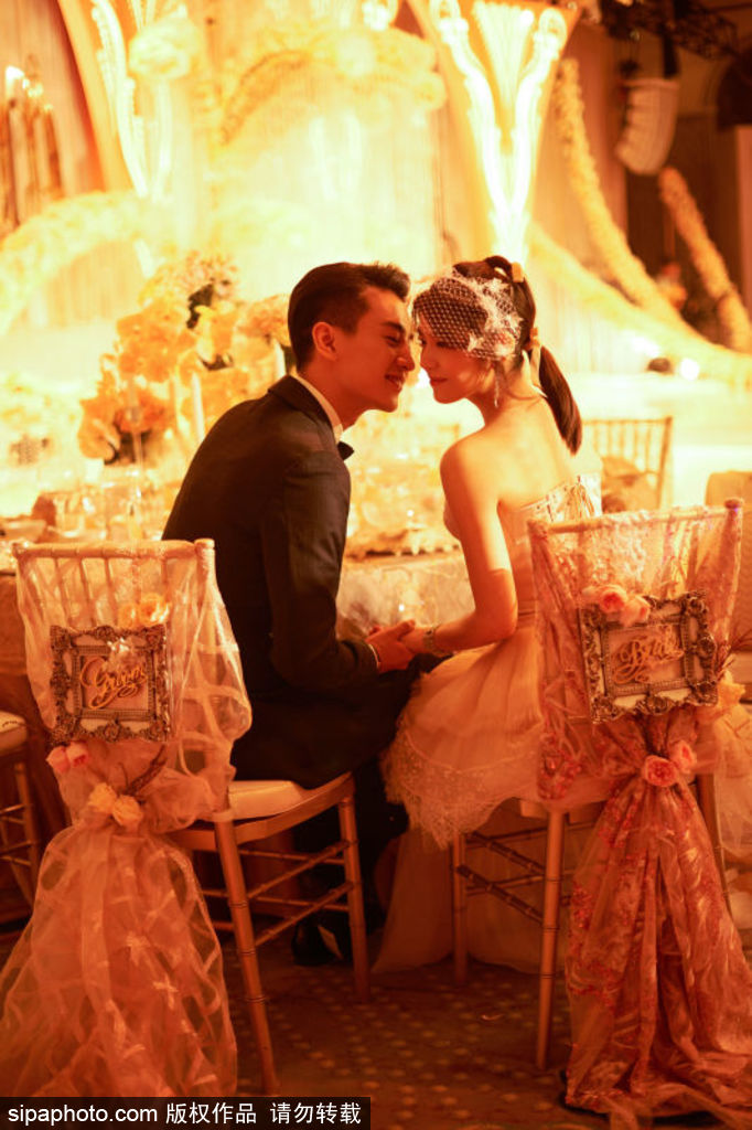 光棍節(jié)的暴擊│盤點(diǎn)明星情侶蘇炸了的甜蜜瞬間