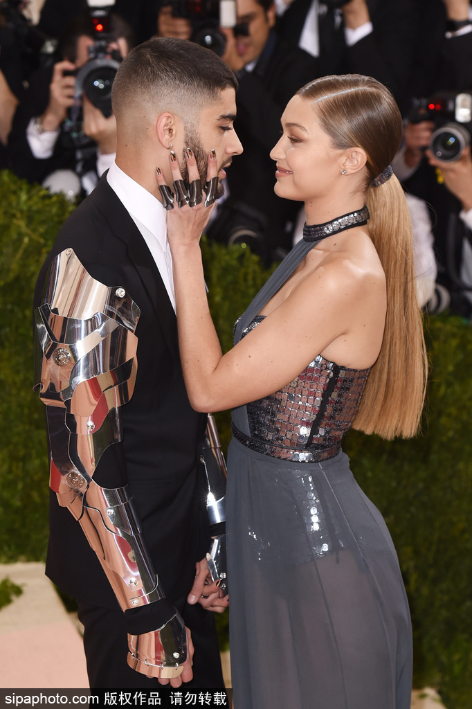 光棍節的暴擊│盤點明星情侶蘇炸了的甜蜜瞬間