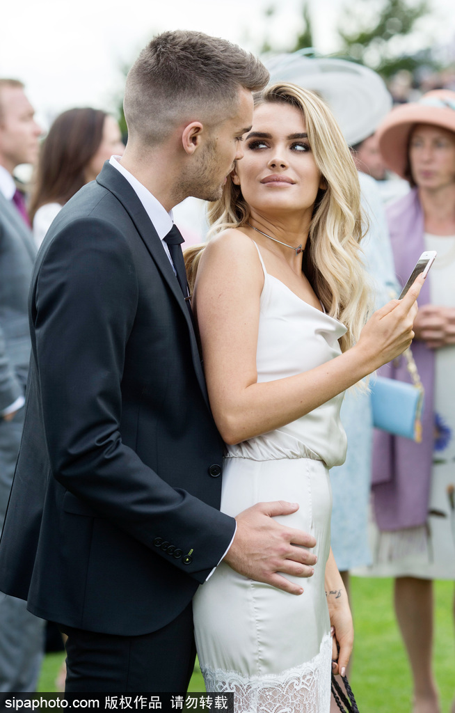 光棍節(jié)的暴擊│盤點明星情侶蘇炸了的甜蜜瞬間