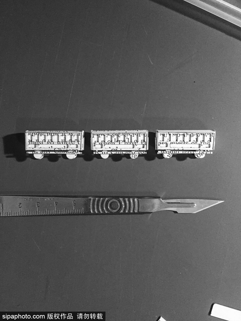 英國設計師打造立體書頁雕塑 重現哈利波特經典場景