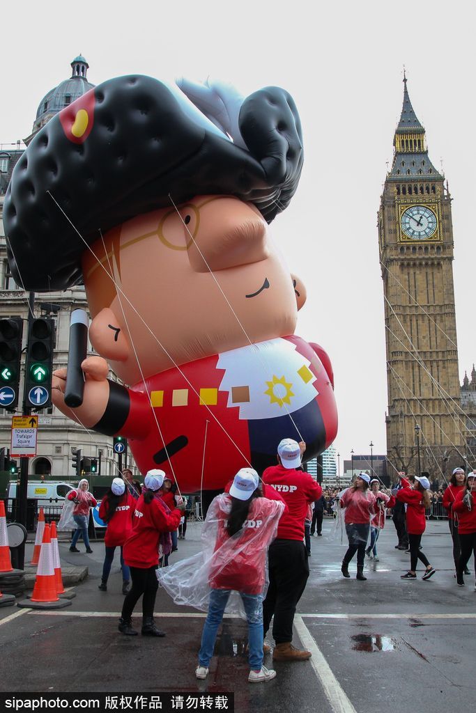 2017倫敦新年大游行盛大舉行 載歌載舞歡聲笑語迎新年