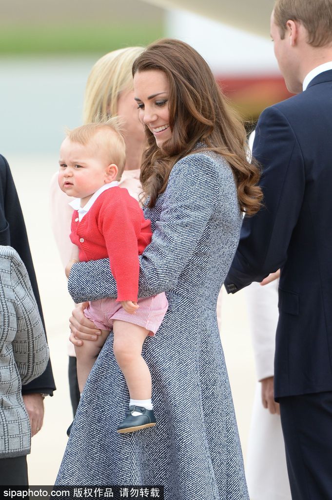 論抱娃我只服英國凱特王妃 王子公主萌態百出