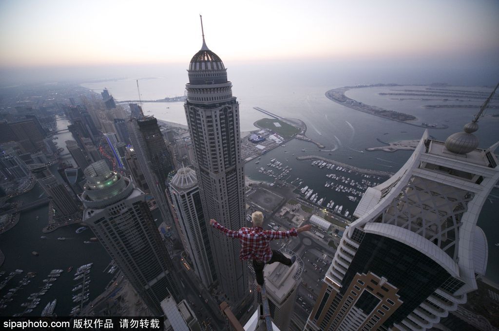 大神請收下我的膝蓋 看世界各國牛人高空炫技