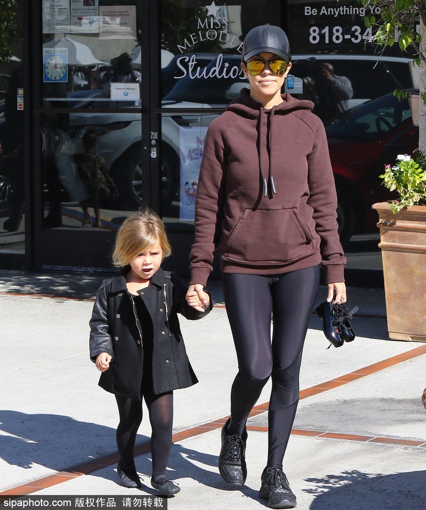 又到一年開學(xué)季 盤點好萊塢萌娃星二代上學(xué)路