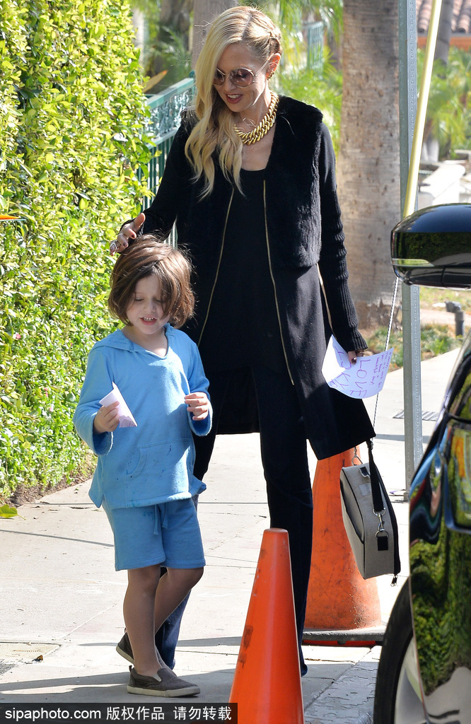 又到一年開學(xué)季 盤點好萊塢萌娃星二代上學(xué)路